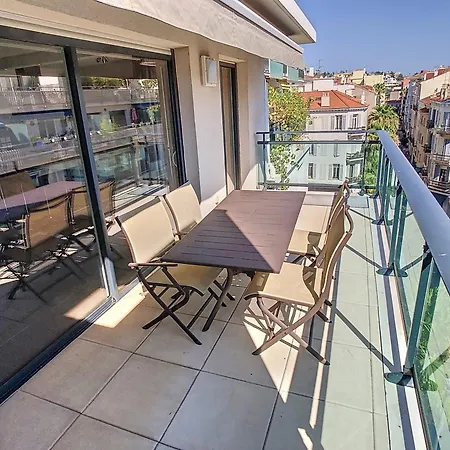 3 Bedrooms, 3 Bathrooms Lecerf 411 Appartamento *
