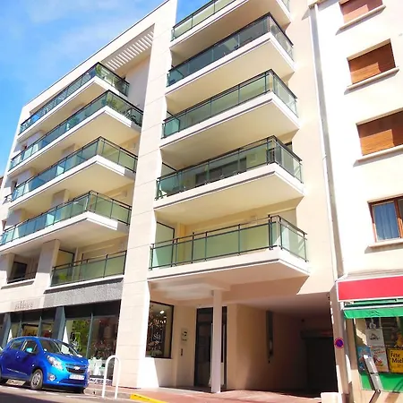 3 Bedrooms, 3 Bathrooms Lecerf 411 * Cannes